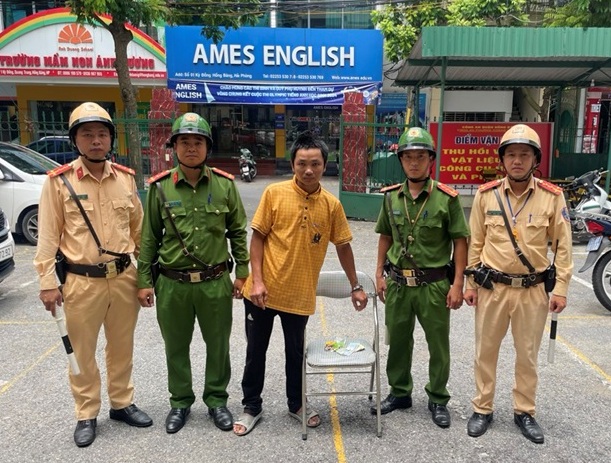 Đội CSGT-TT Công an quận Hồng Bàng kịp thời bắt giữ đối tượng tàng trữ trái phép ma túy